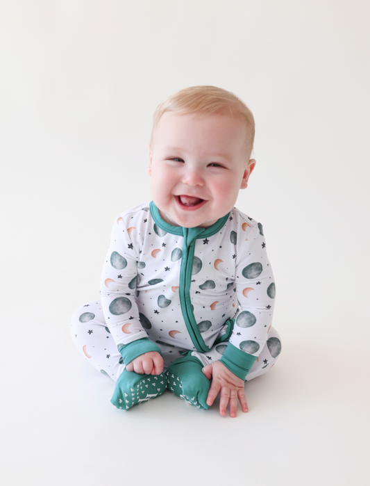 Bamboo soft zippered convertible baby toddler onesie pajamas with outerspace pattern moon and stars 
